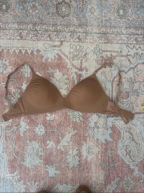 SKIMS WIRELESS FORM T-SHIRT DEMI BRA